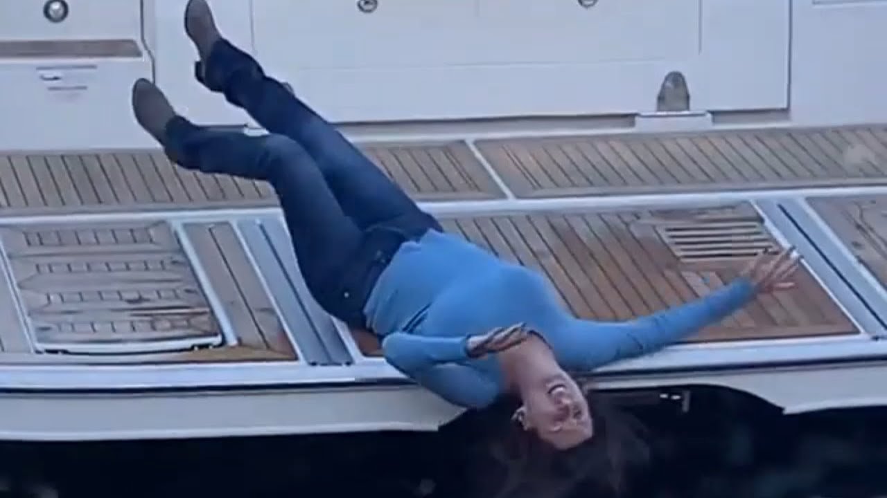 Best Fails of the Year | Try Not To Laugh🤣🤣 post thumbnail image